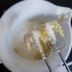 mixing canary pudding