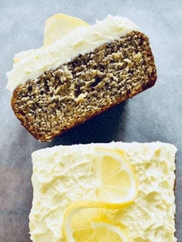 banana cake with lemon frosting