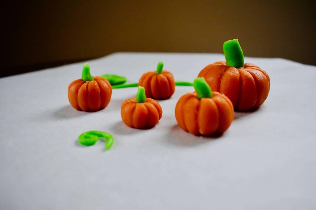 Halloween marzipan models mini pumpkins