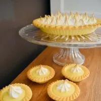 lemon meringue tart with condensed milk