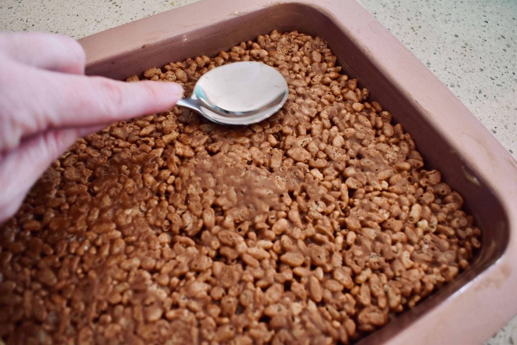 making mars bar slice