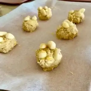 macadamia cookies on tray