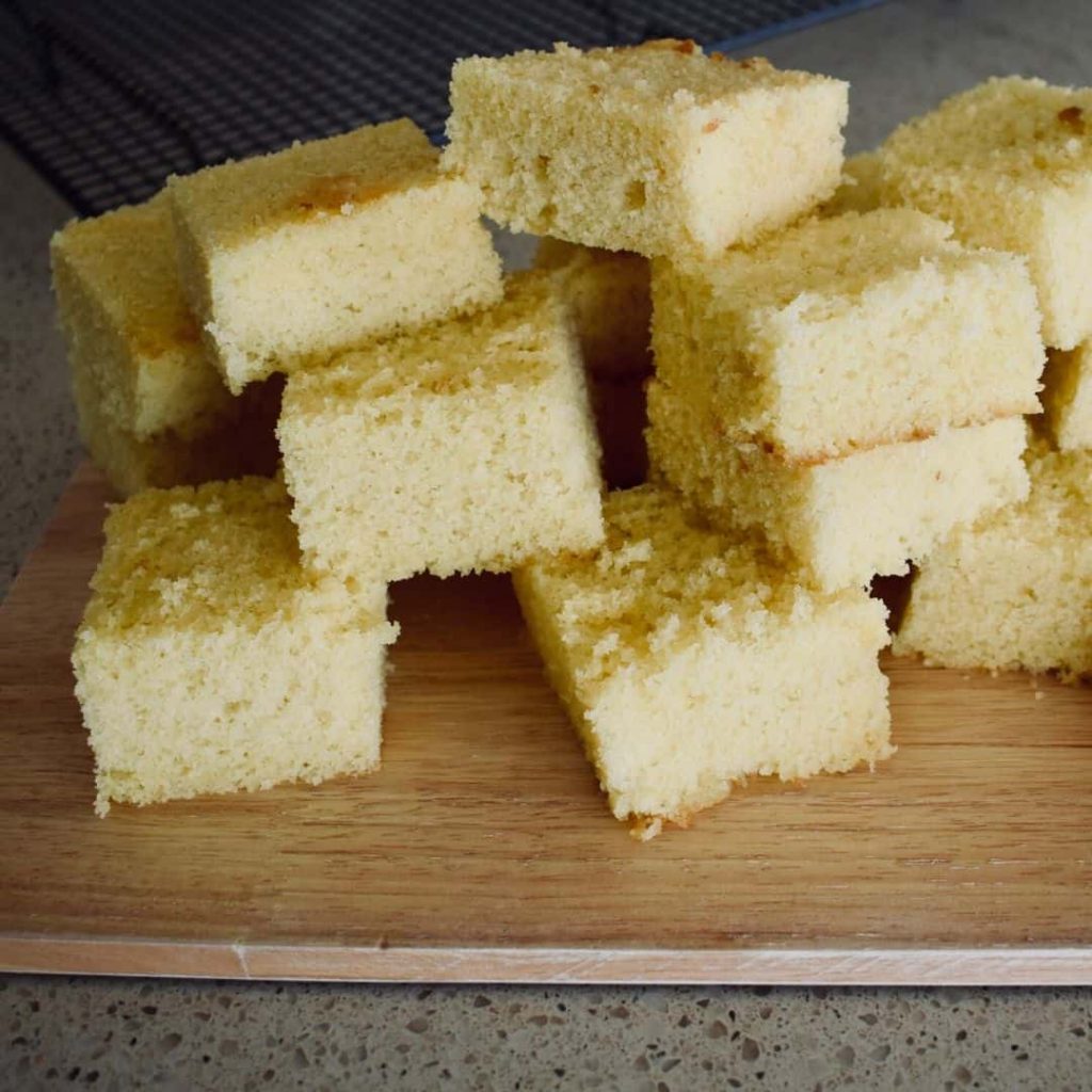 sponge squares for lamingtons