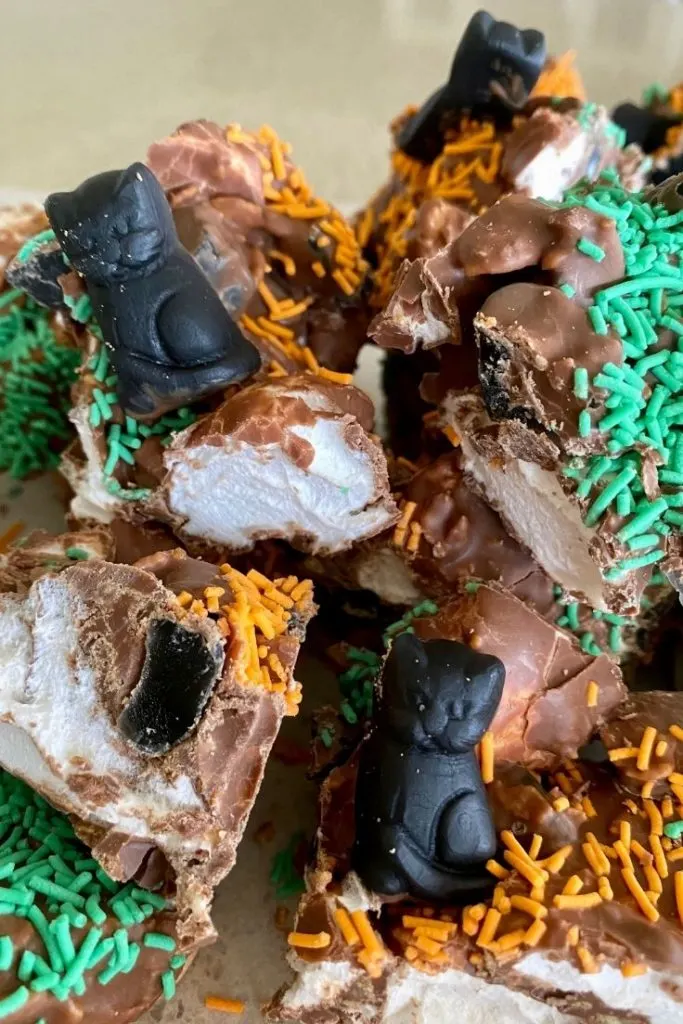 black cat rocky road serve
