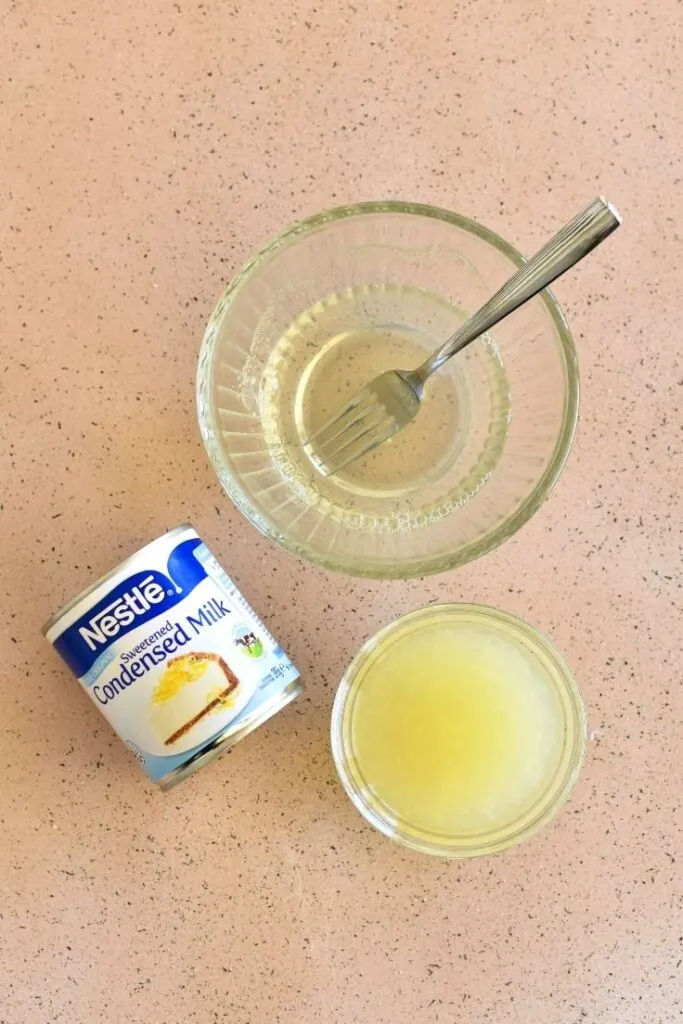 lemon filling jelly slice
