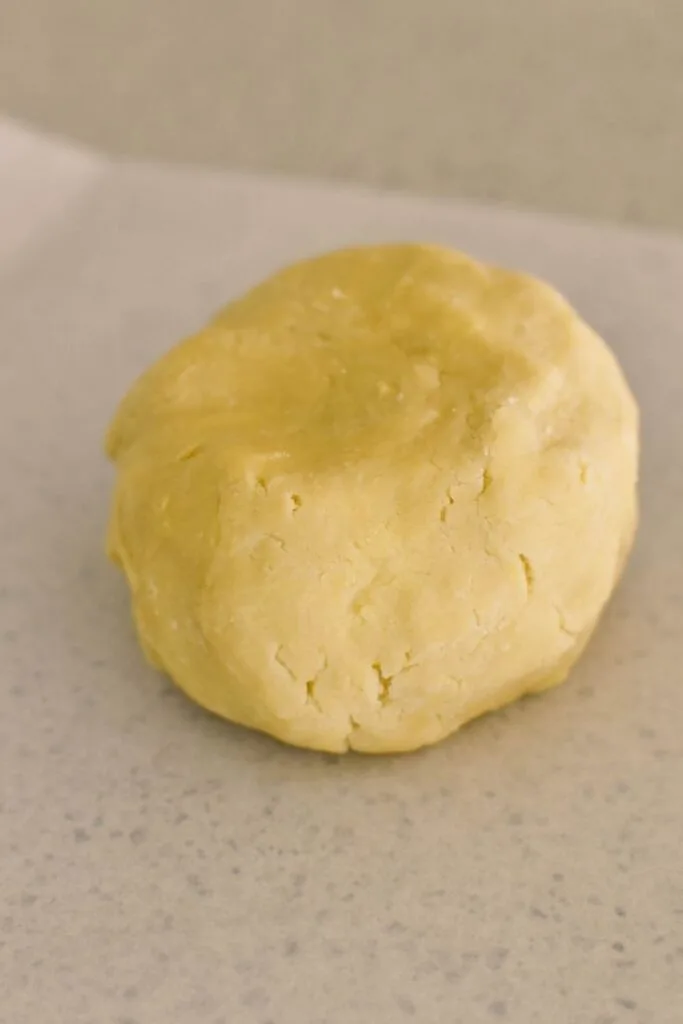 sweet shortcrust pastry kneading