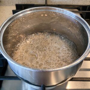 boiling sugar for creme caramels