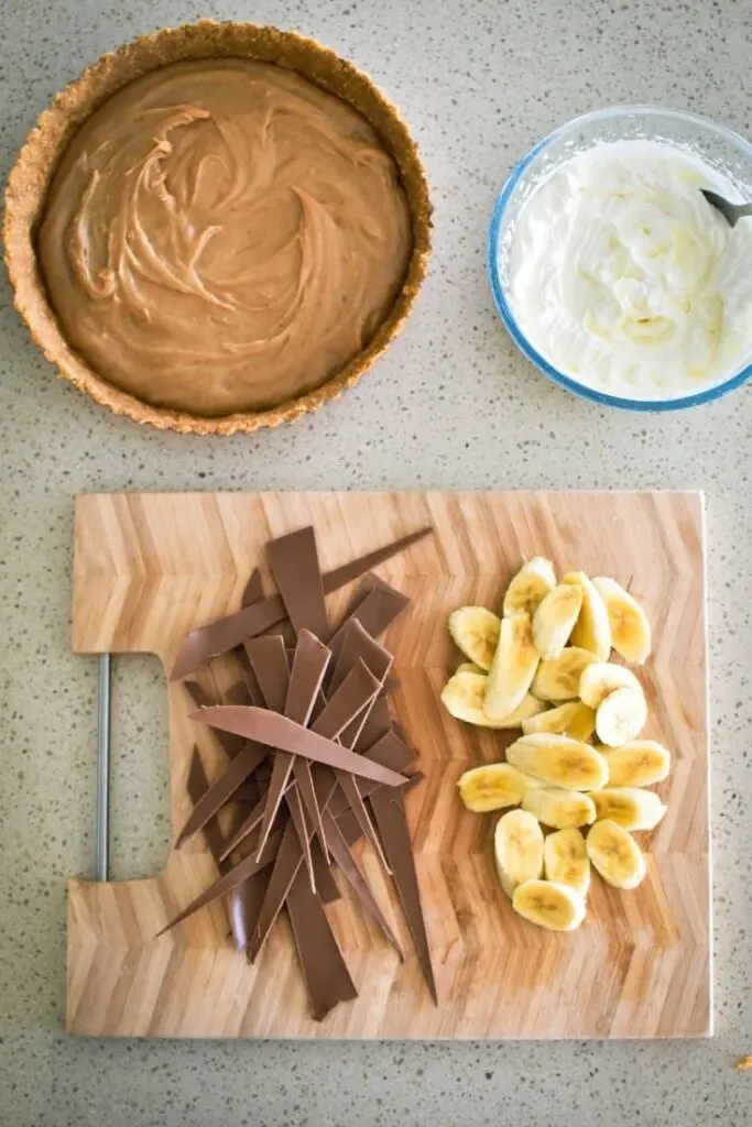 making banoffee pie 2