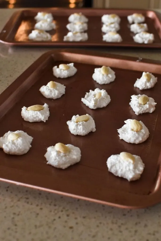 ratafia biscuits
