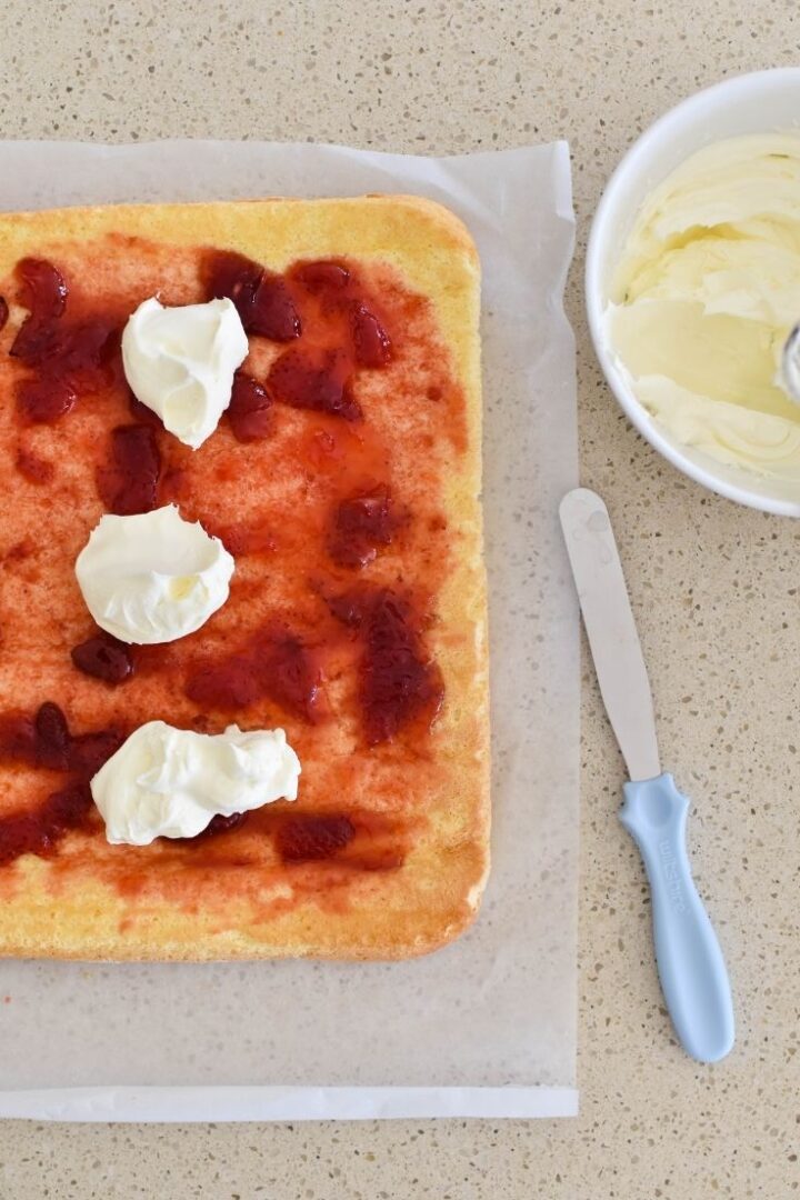 Swiss Roll Cooking with Nana Ling