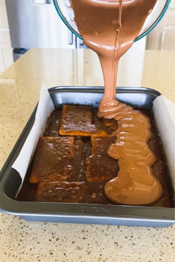 chocolate layer christmas crack 1