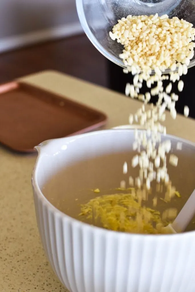 making rice bubble biscuits