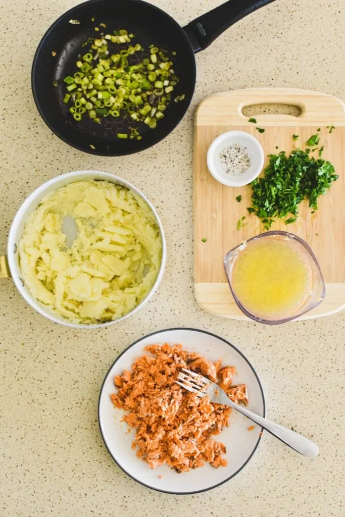 making salmon rissoles 1