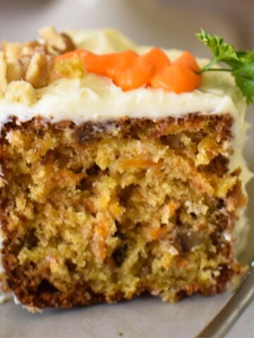 carrot cake with cream cheese icing