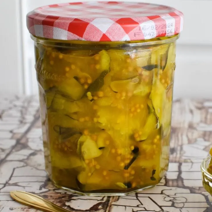 zucchini pickles in jar