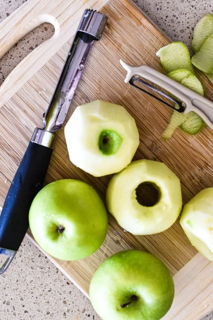 preparing apples for crumble.