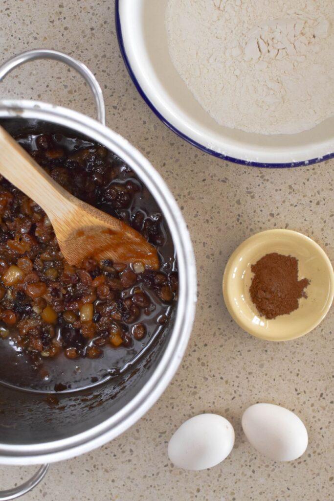 how to make boiled pineapple fruit cake.