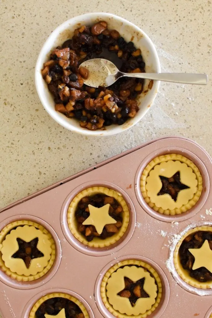 making fruit mince pies