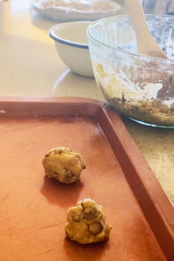 toll house cookies on tray.