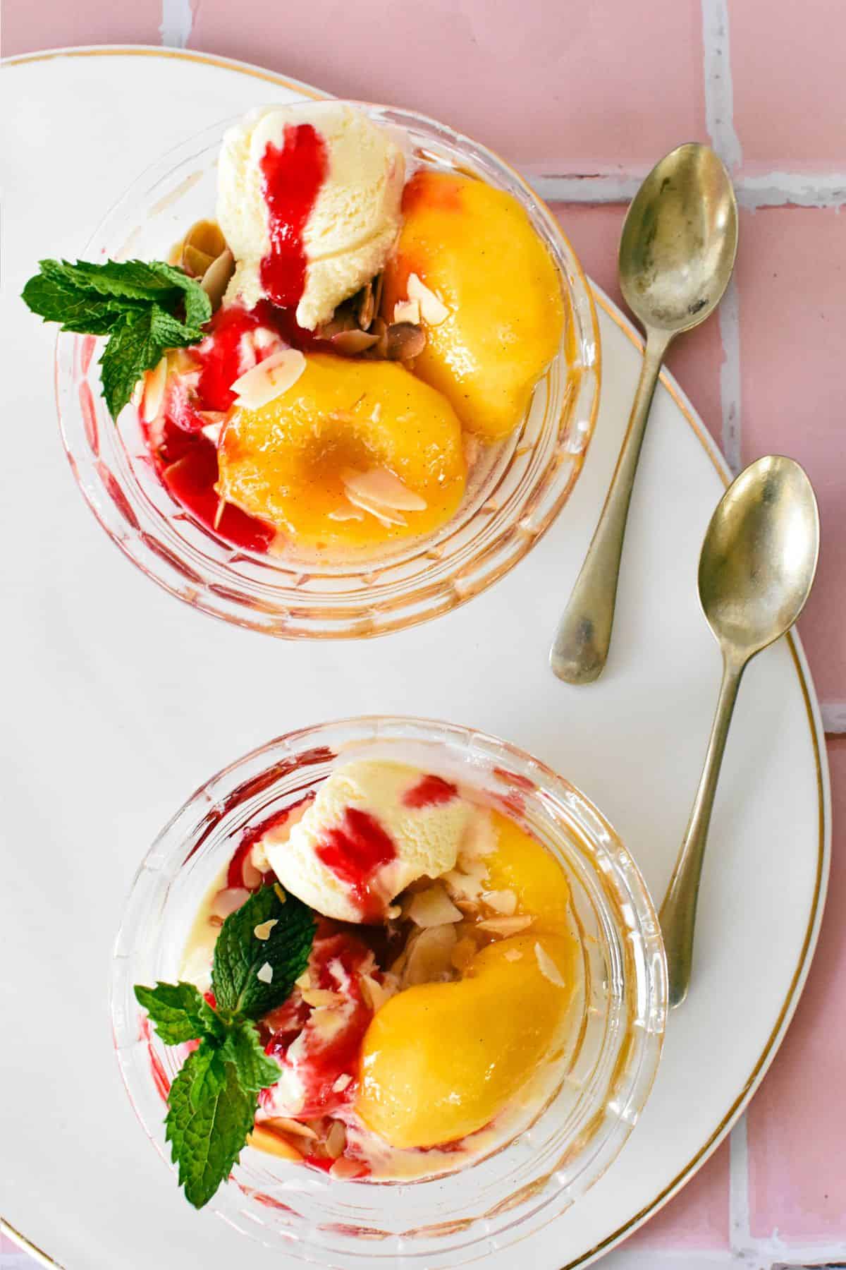 Peach Melba desserts.